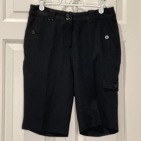 Greg Norman Women's Golf Shorts - EUC - Picture 1 of 6
